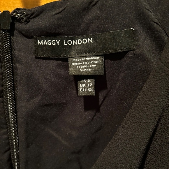 Maggy London V-neck Flutter Sleeve Faux Wrap Dress in Black Size 8 - Picture 4 of 5